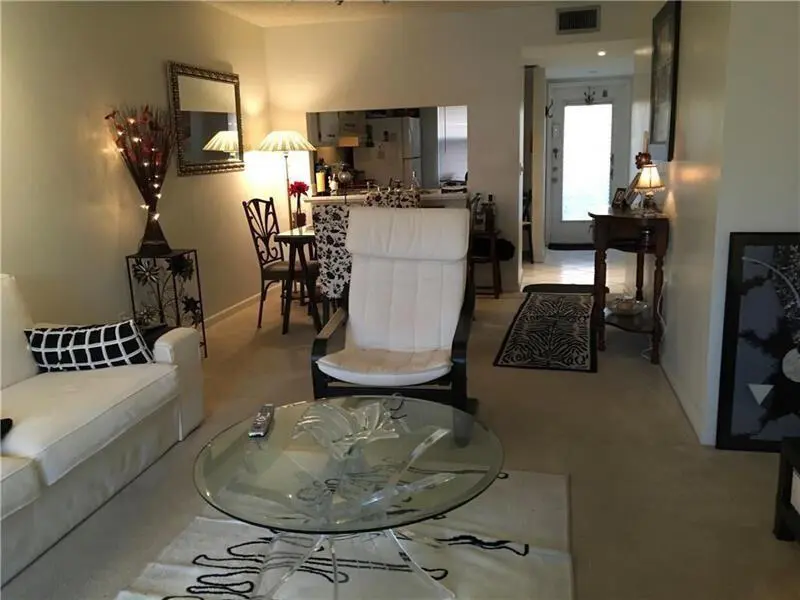 10331 Sunrise Lakes Blvd #203