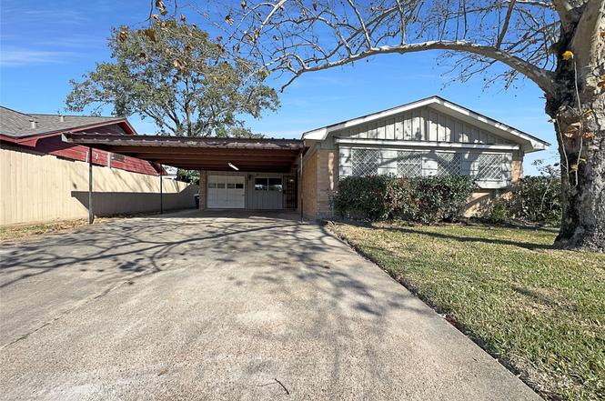 15311 Woodforest Blvd