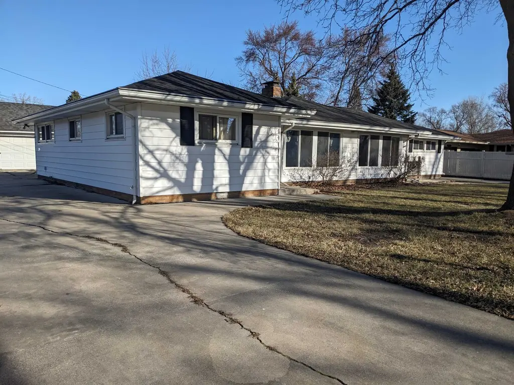80/82 Cedar Dr Dr