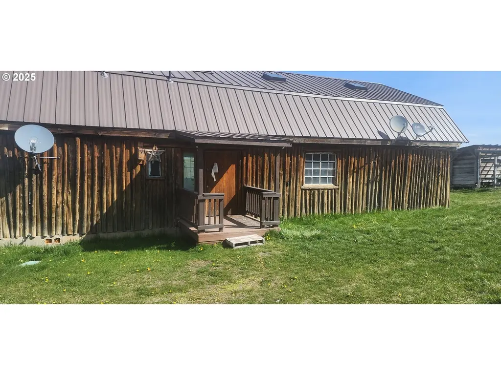 400 E Main St