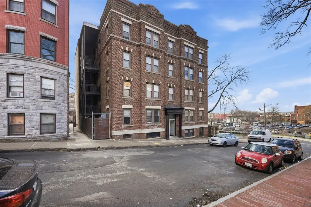 91 E Park St