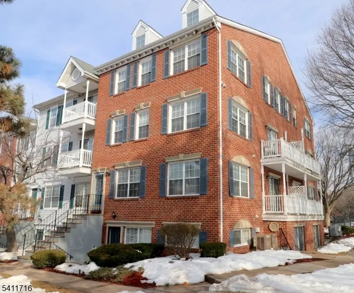 12 Rutgers Dr #12