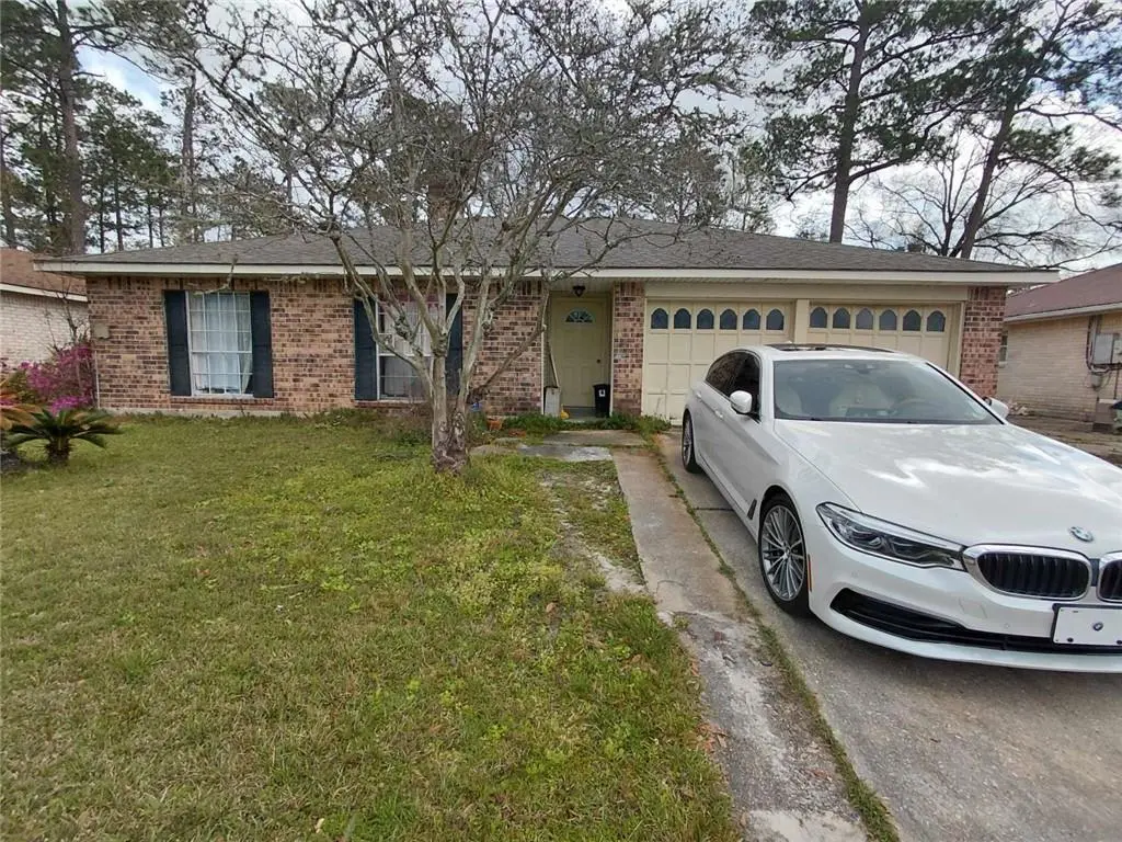 204 E Queens Dr