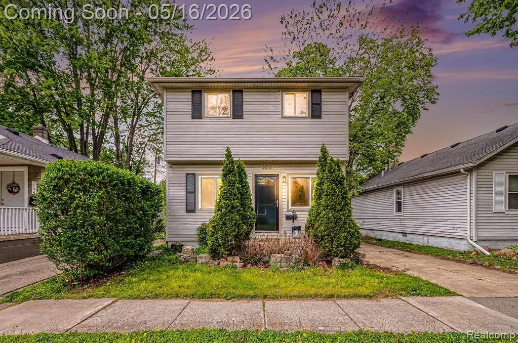 2126 Roslyn Rd