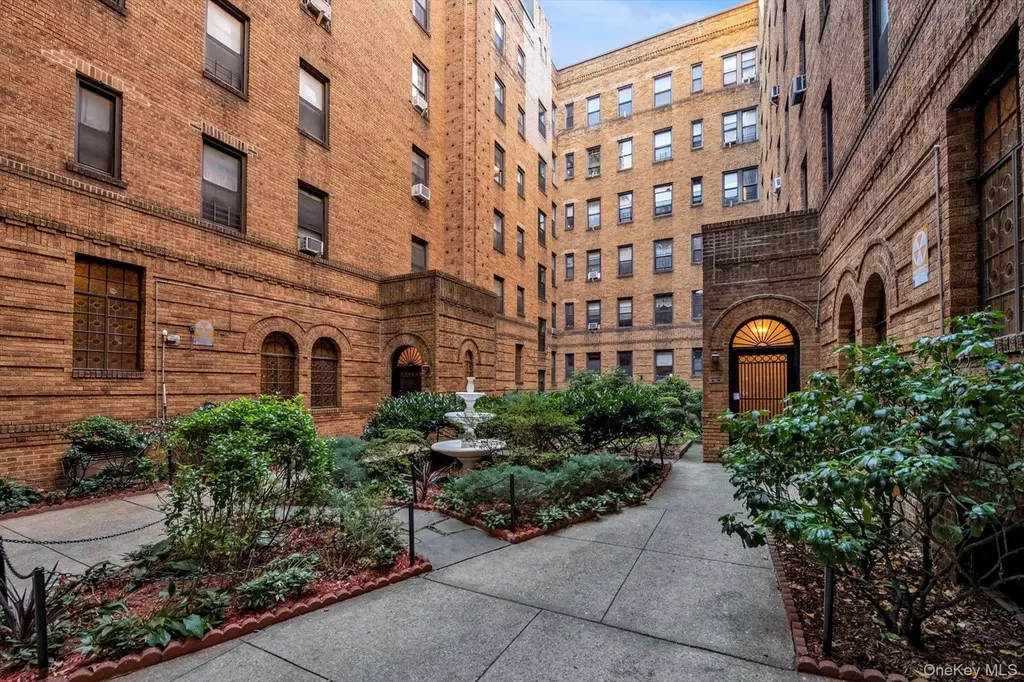83-44 Lefferts Blvd Unit 6C