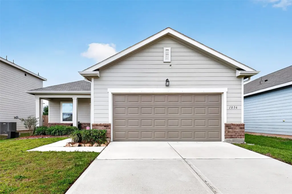 1036 Long Bay Ct