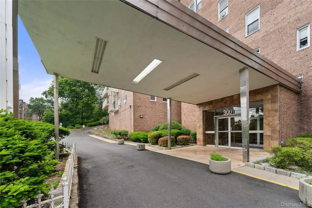 300 N Broadway Unit 7B