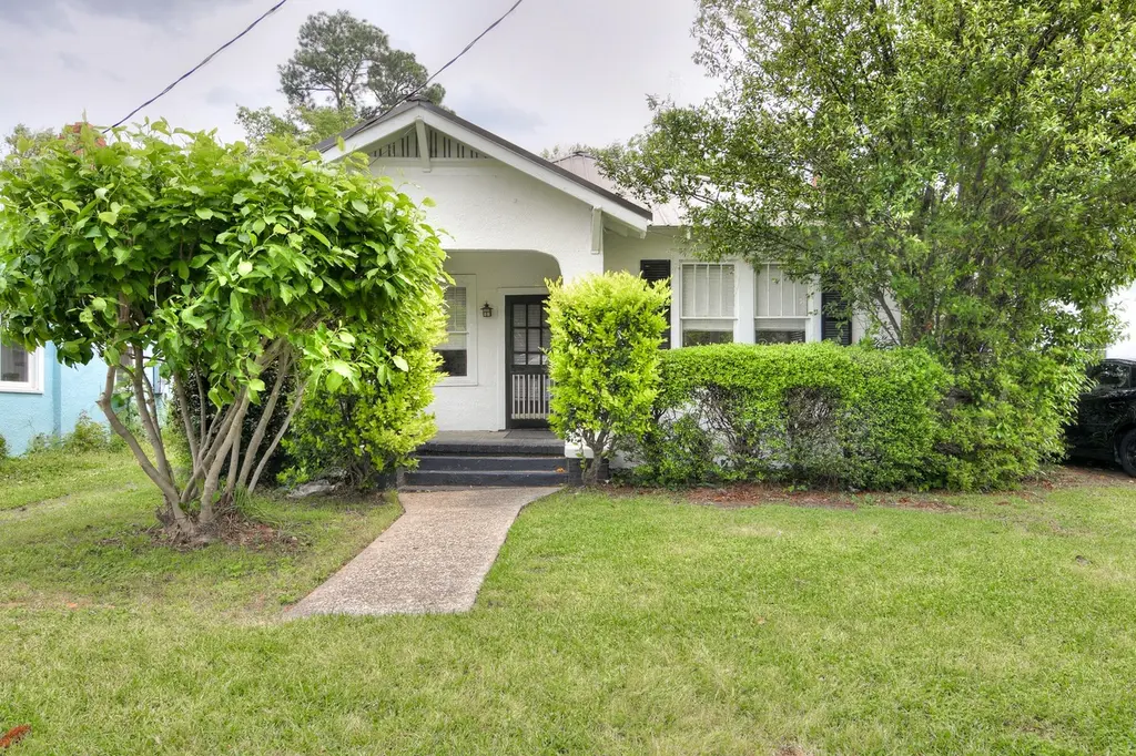 934 Murphy St