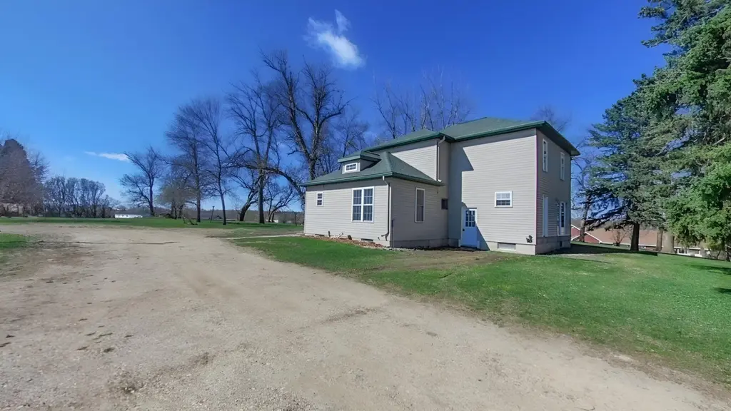723 E Hwy 14