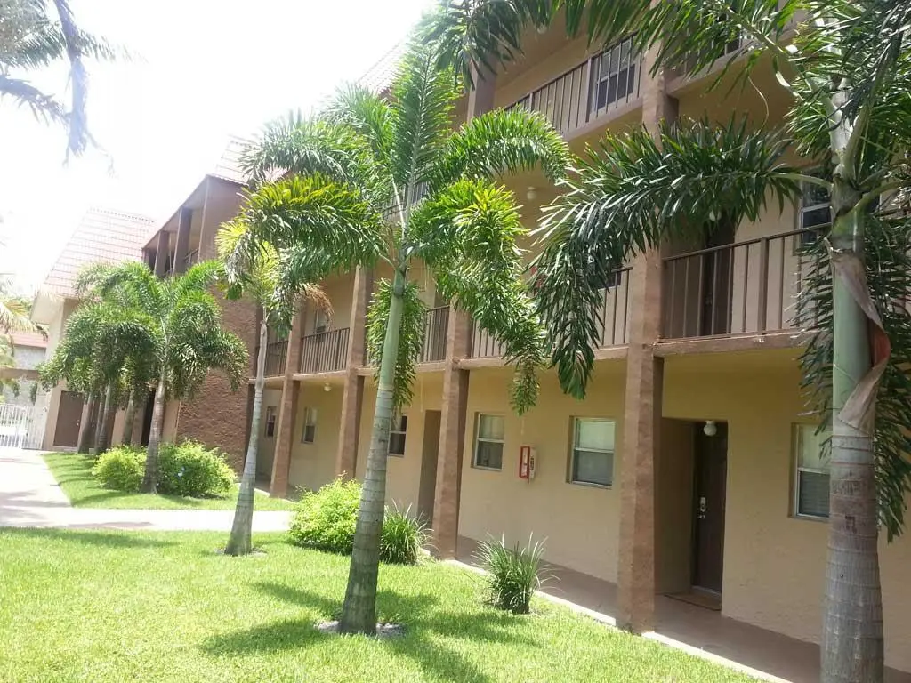 120 Sparrow Dr #115