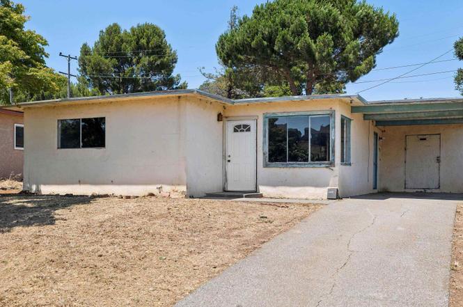 456 La Jolla St