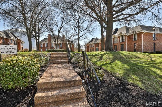 922 N Claytonbrook Dr #1