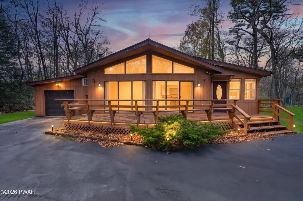 104 Hillcrest Dr