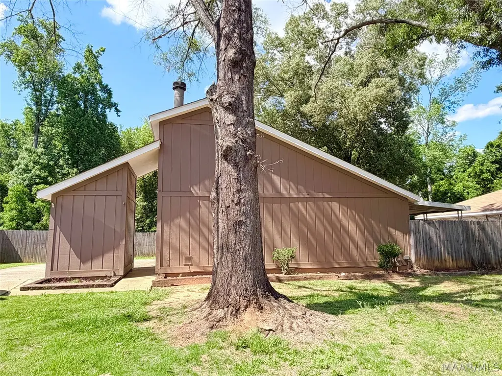 1008 N Burbank Dr
