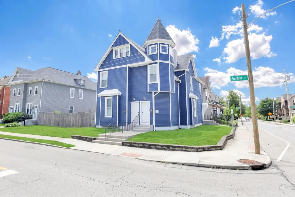 1109-1111 Franklin Ave