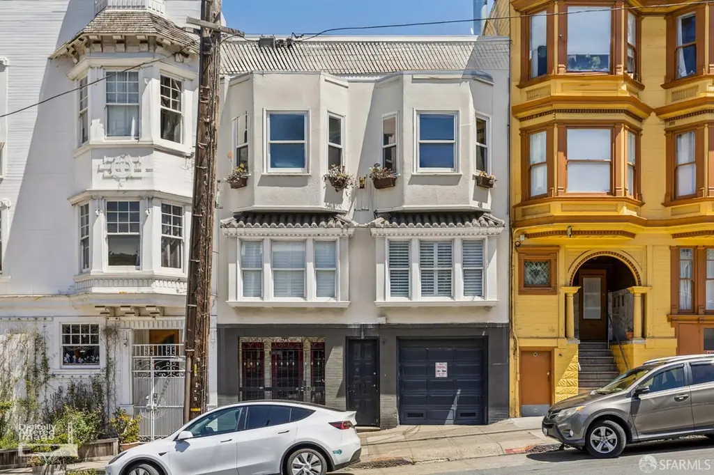 609 Castro St Unit B