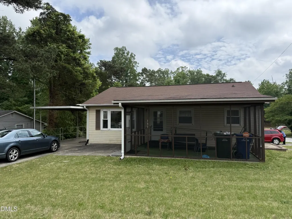 131 Robbins Ave