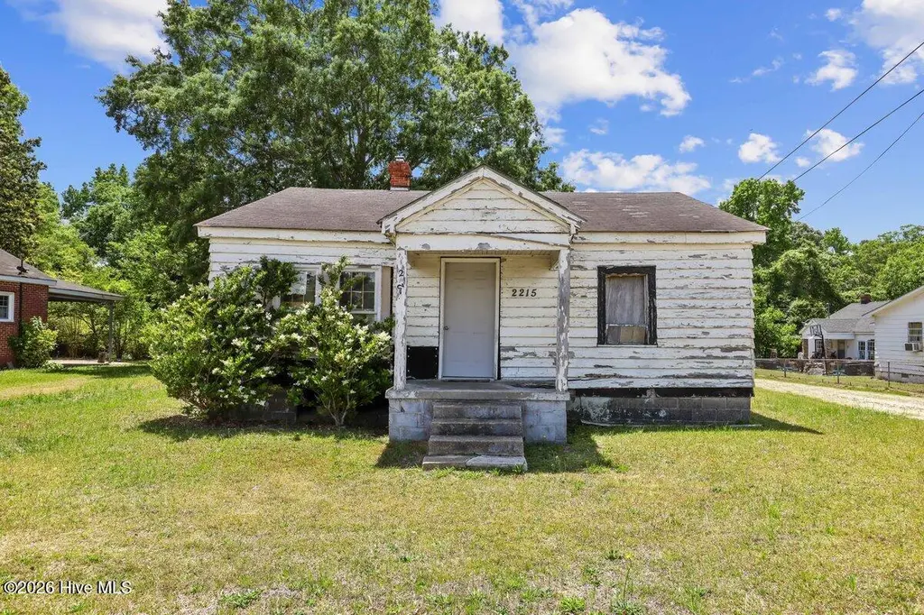 2215 Hunter Hill Rd