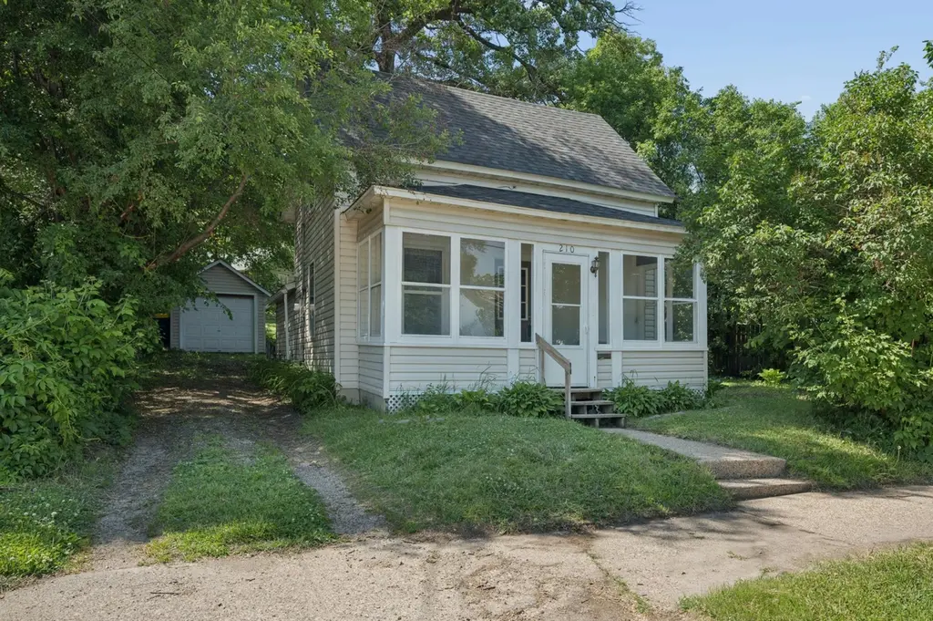 210 Willow St