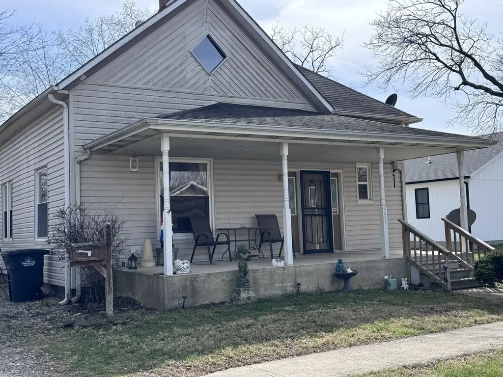 325 W Porter St