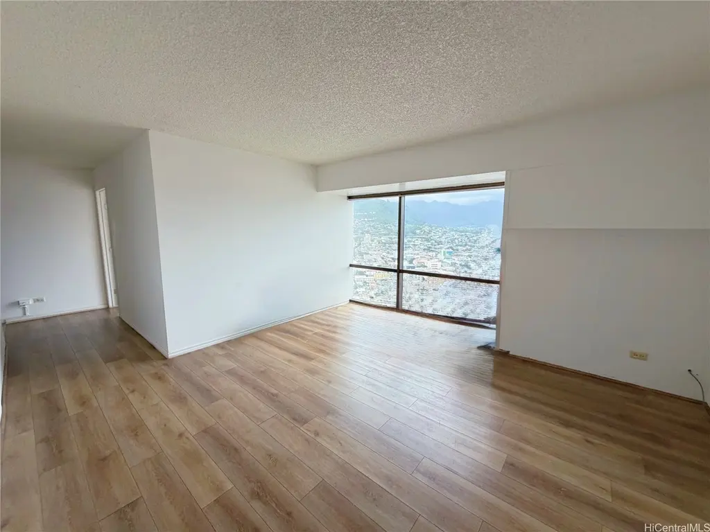 1750 Kalakaua Ave #3403