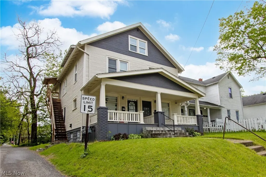 377 S Main St