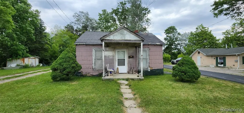 641 Gulf St