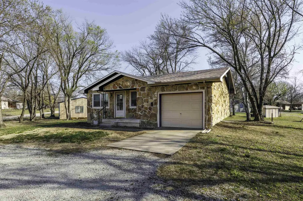 502 N Severy
