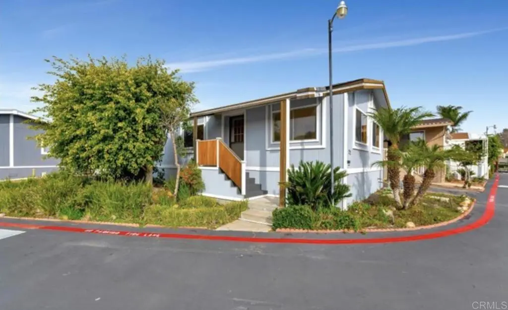 400 N MELROSE Dr #22