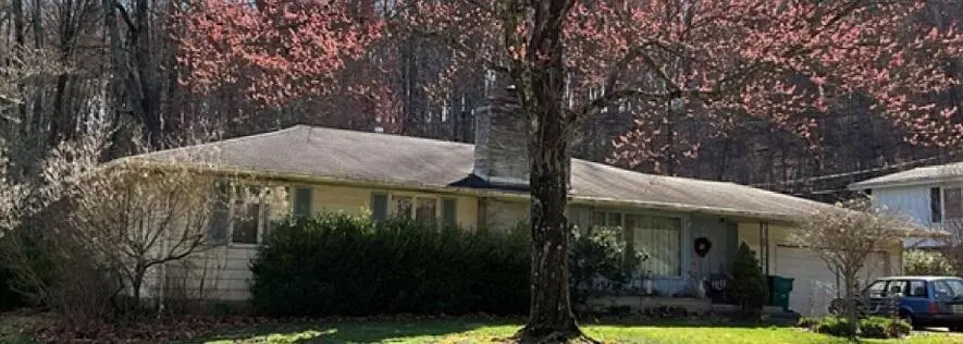 1535 Pleasant Valley Dr