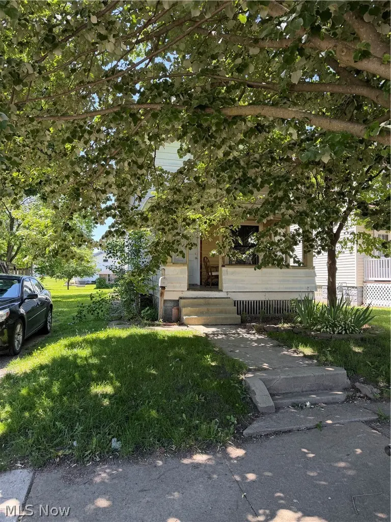 226 2nd St SW