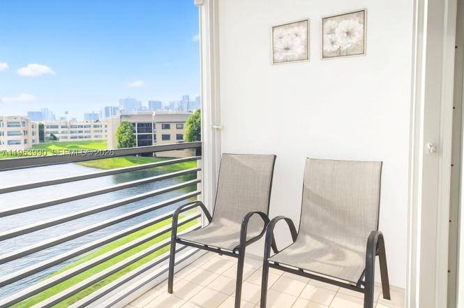 10405 Sunrise Lakes Blvd #311