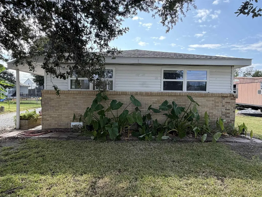 162 Service Rd