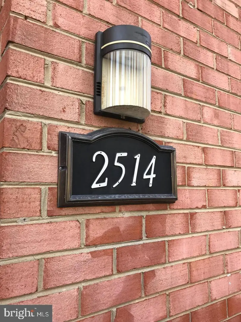 2514 Markham #5