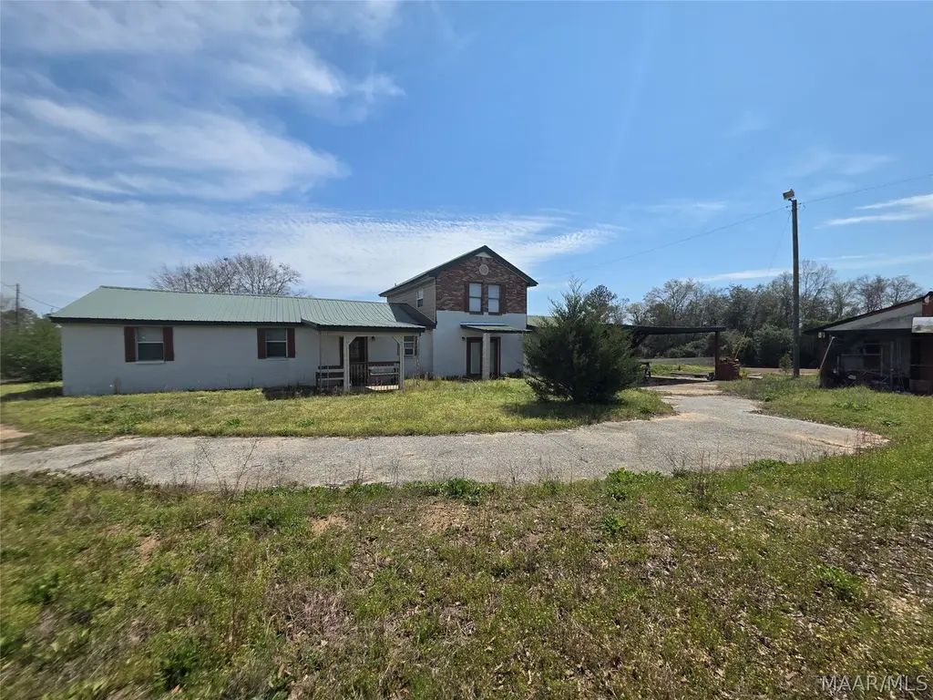 987 County Road 40 Rd W