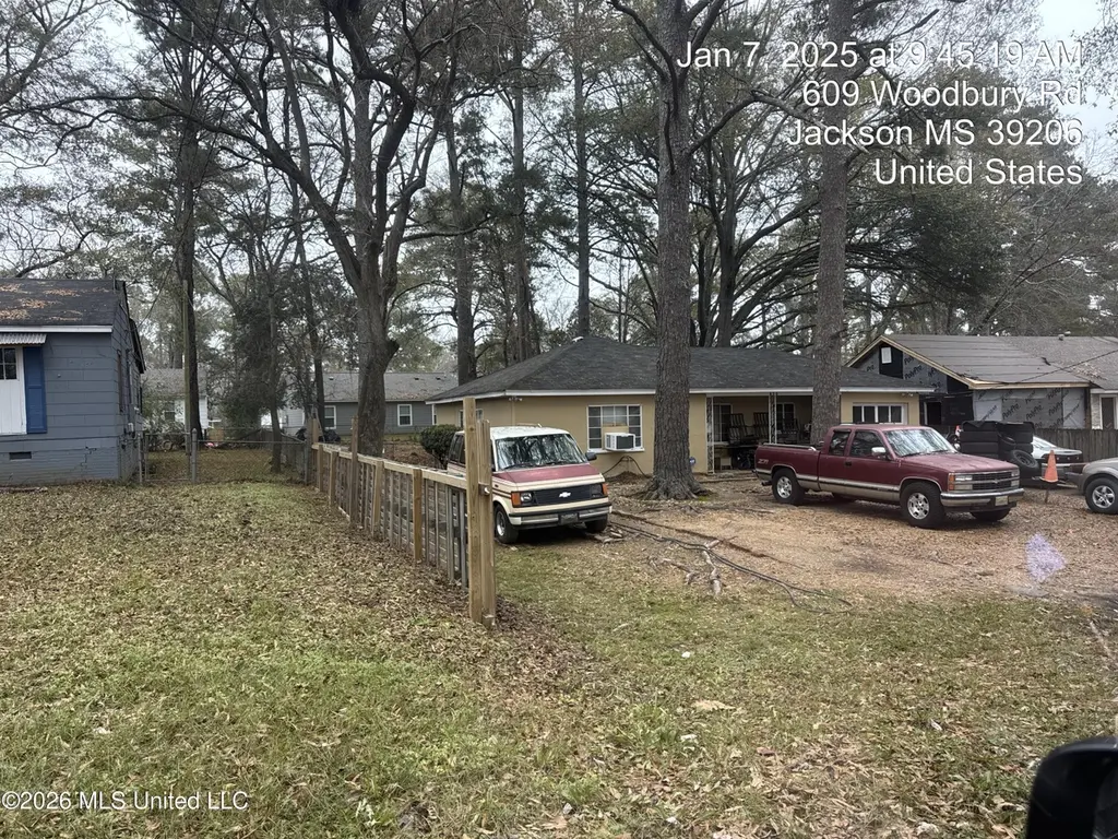 620 Woodbury Rd