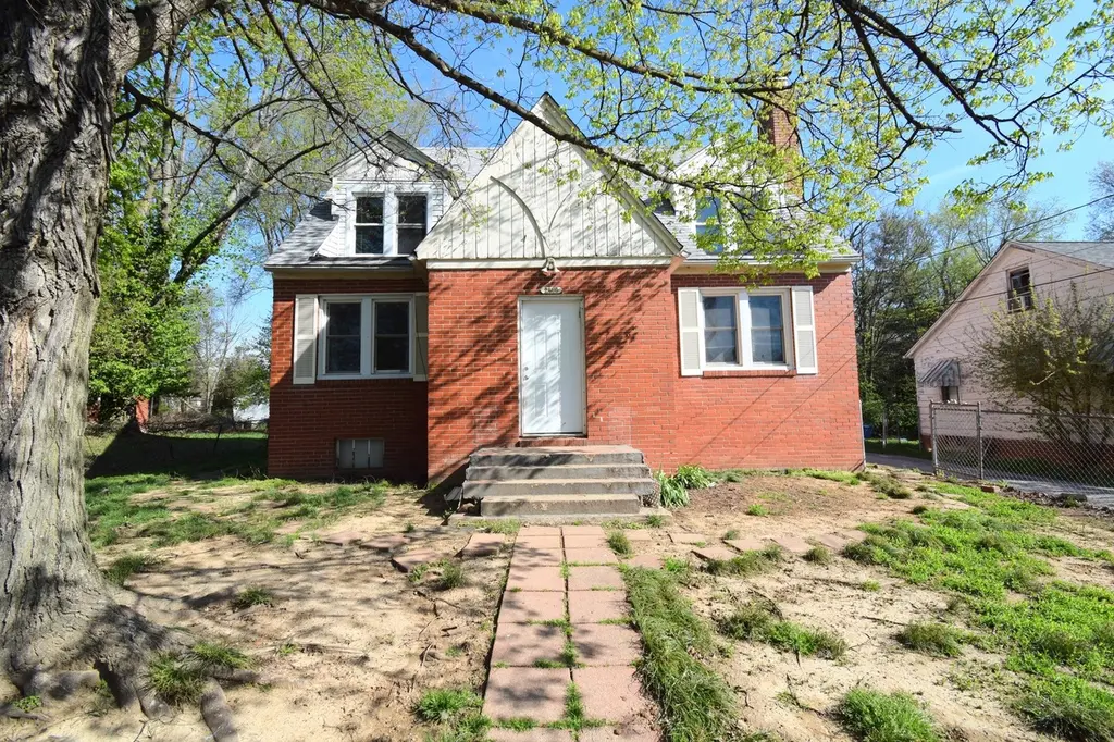 2308 Logan St