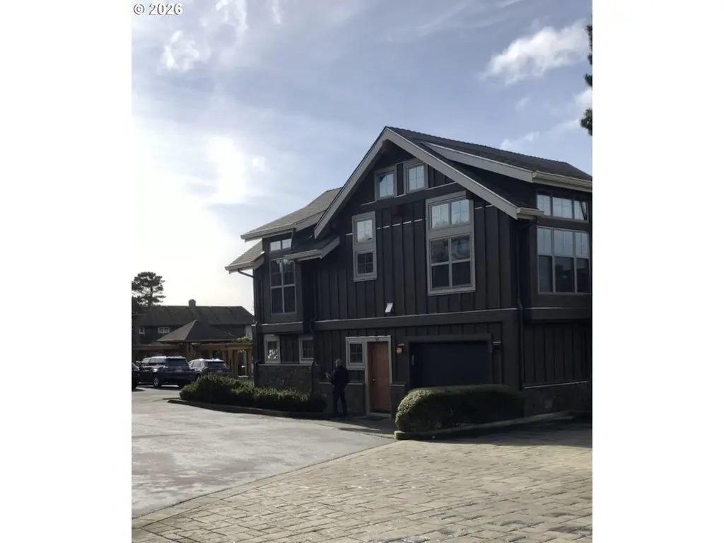 132 E Surfcrest Ave Unit B2-K