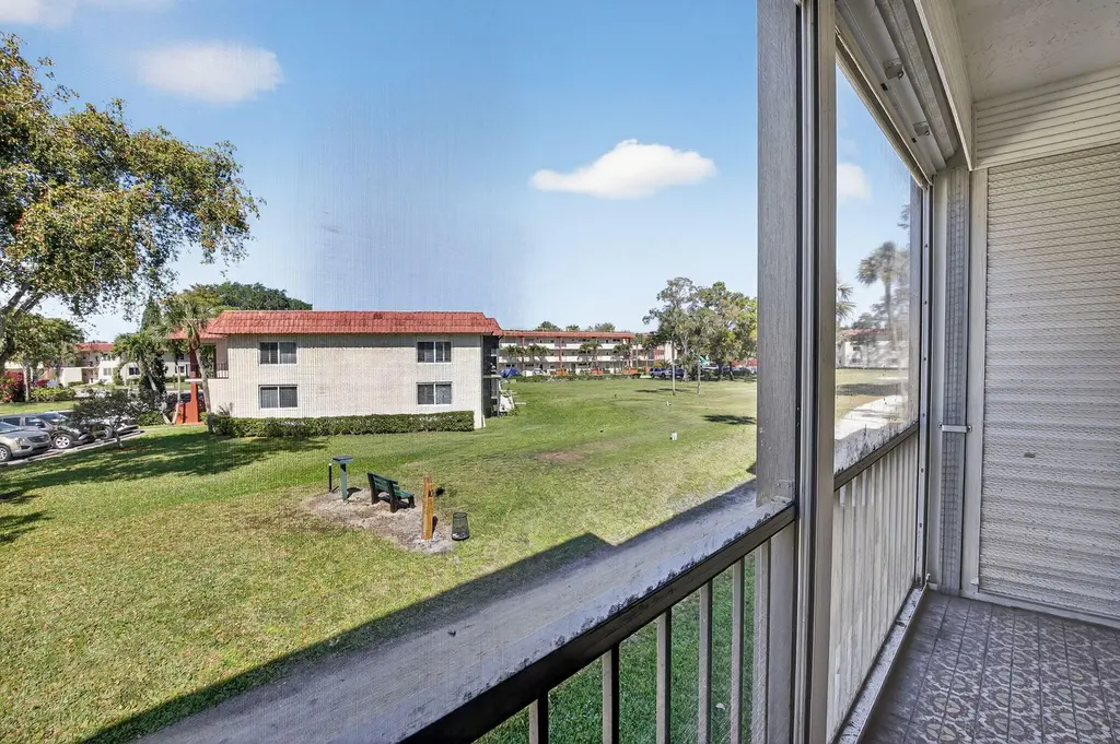 8921 S Hollybrook Blvd #209