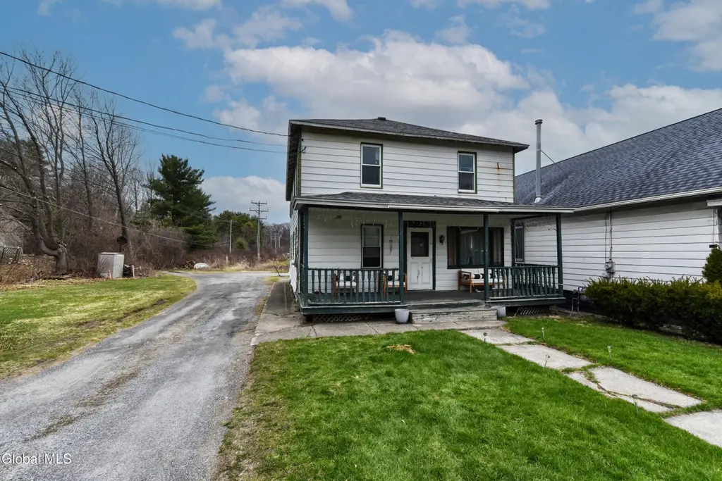 176 W High St