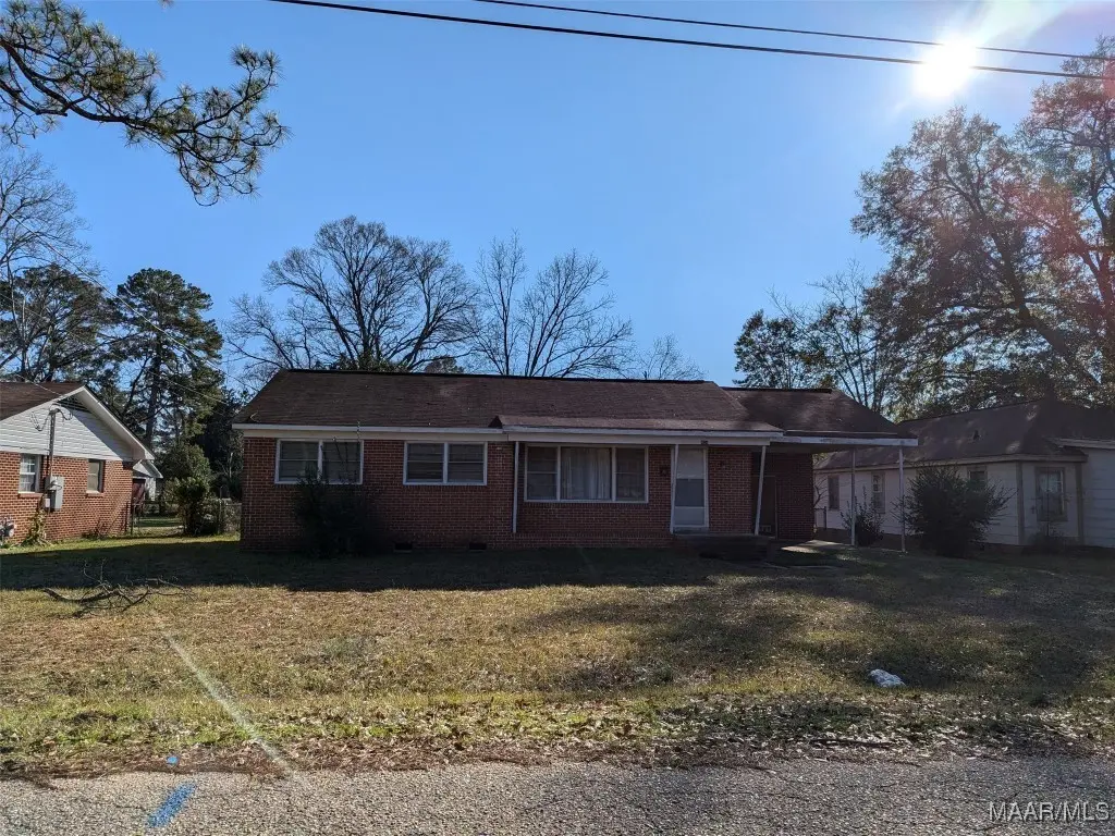 404 4th Ave