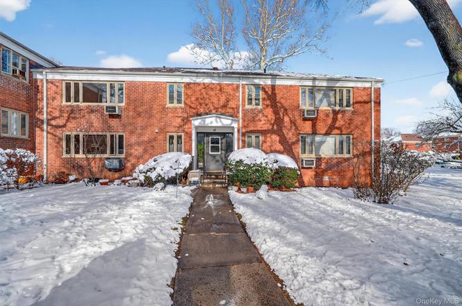 47 Lawrence Dr Unit C