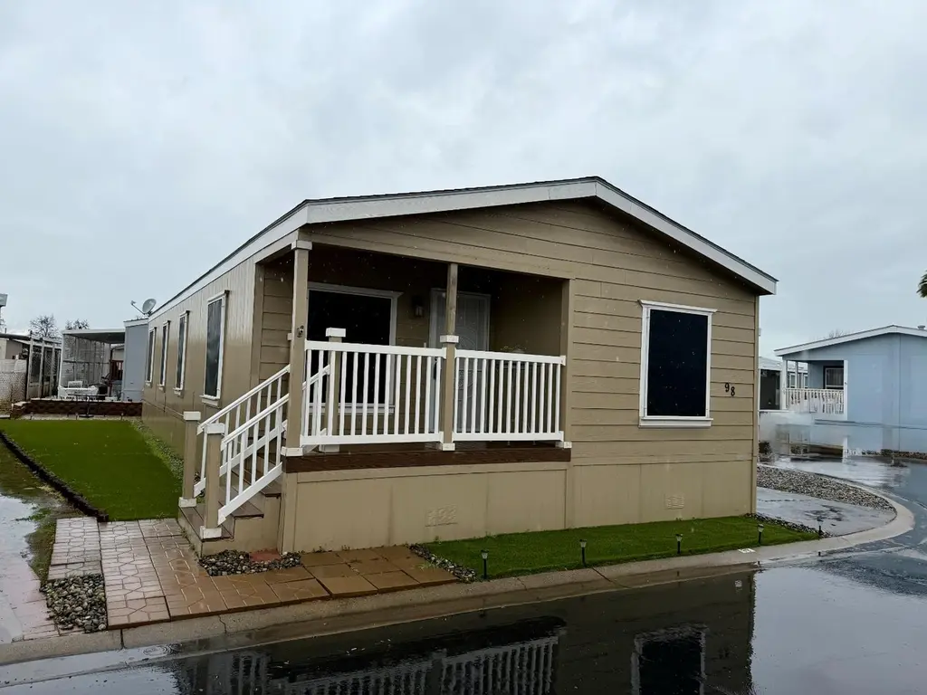 336 E Alluvial Ave #98