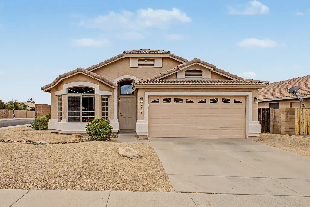 6603 W Prickly Pear Trl