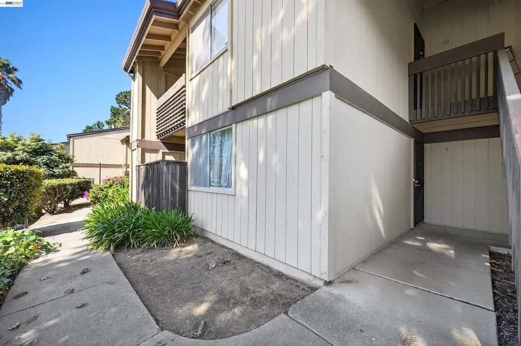 355 Parkview Ter Unit B9