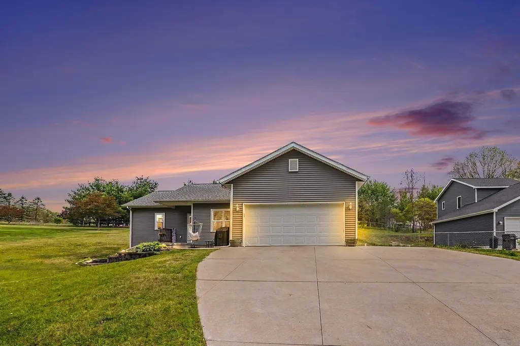 31800 Pine Ridge Cir