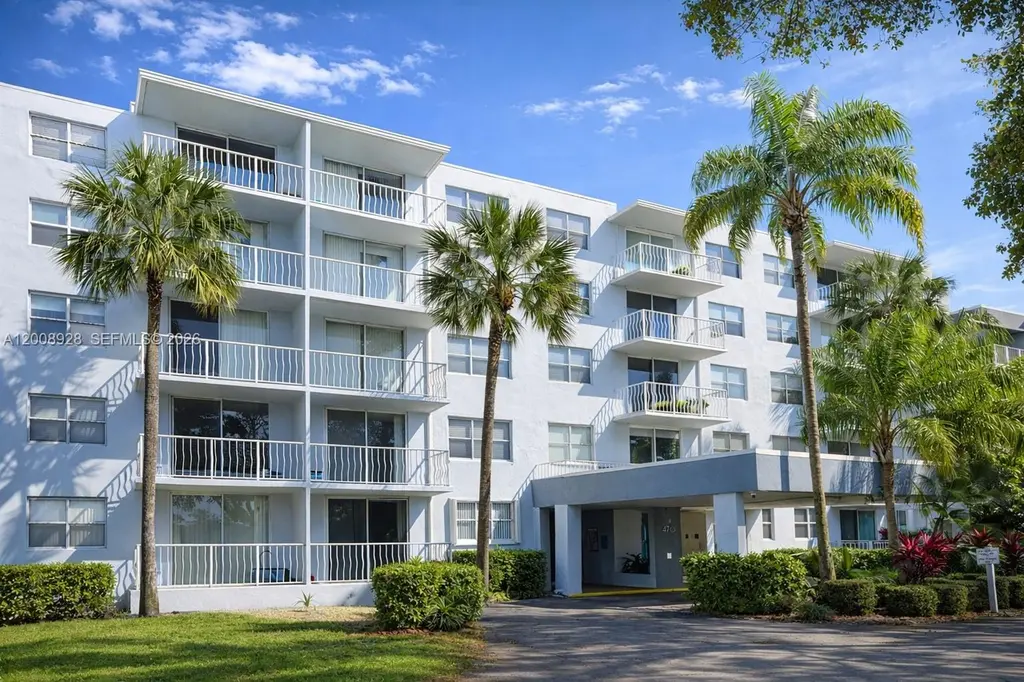 470 Executive Center Dr Unit 2D