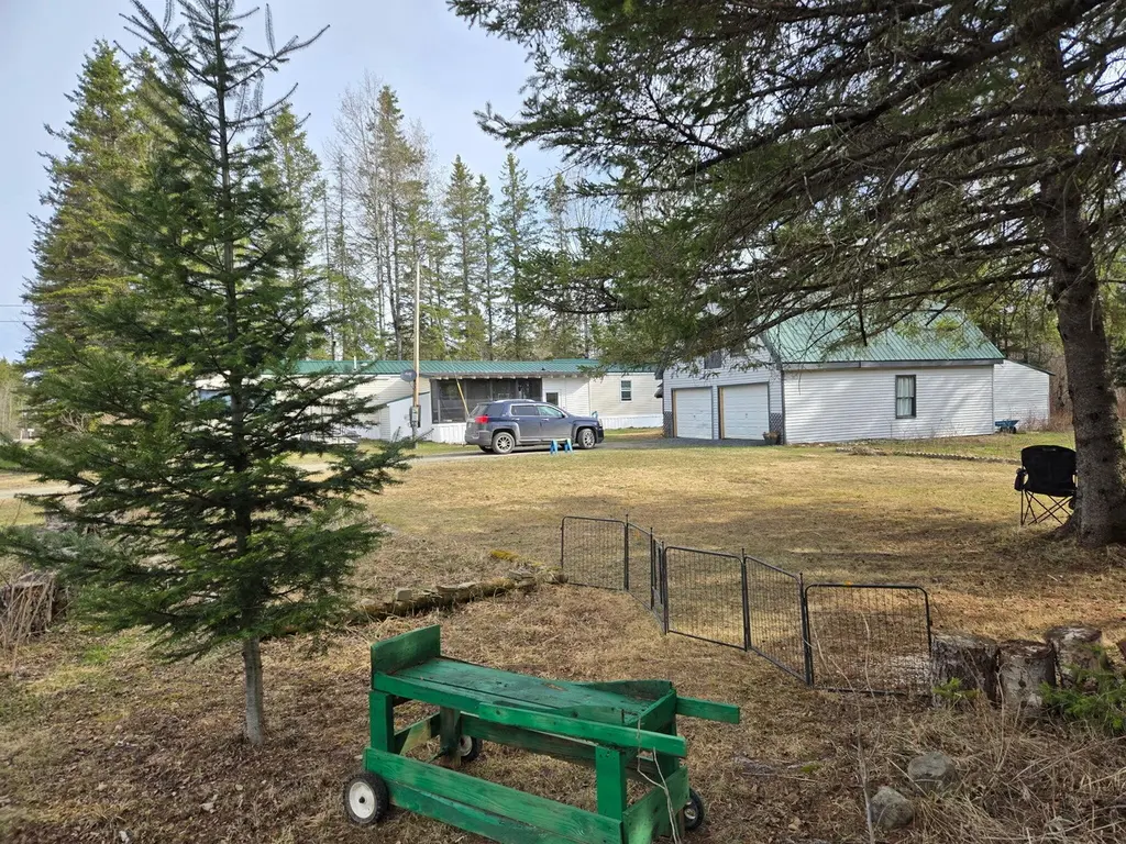 171 Madawaska Rd