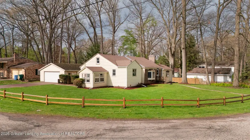 1807 Shady Oak Ln