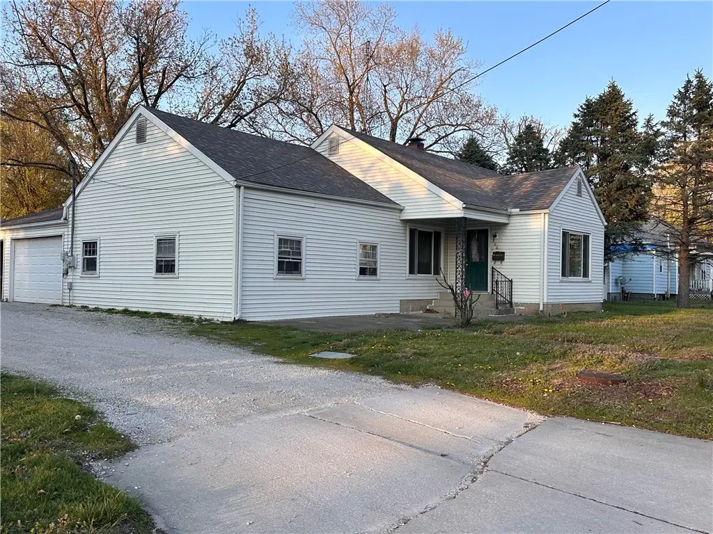 306 E 6th St